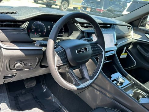 New 2026 Jeep Grand Cherokee L Limited AWD/4WD image 23