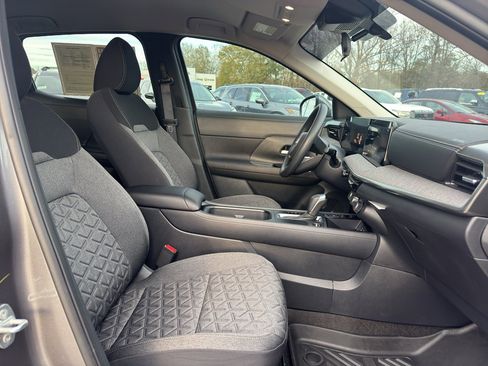 Used 2025 Nissan Kicks SV w/ Illumination Package image 15