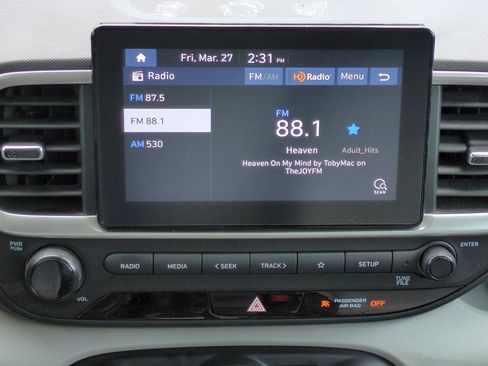 Certified 2021 Hyundai Venue SEL FWD image 15