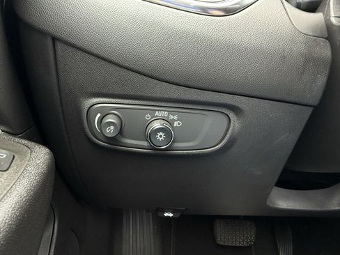 Used 2023 Chevrolet Equinox LT image 13