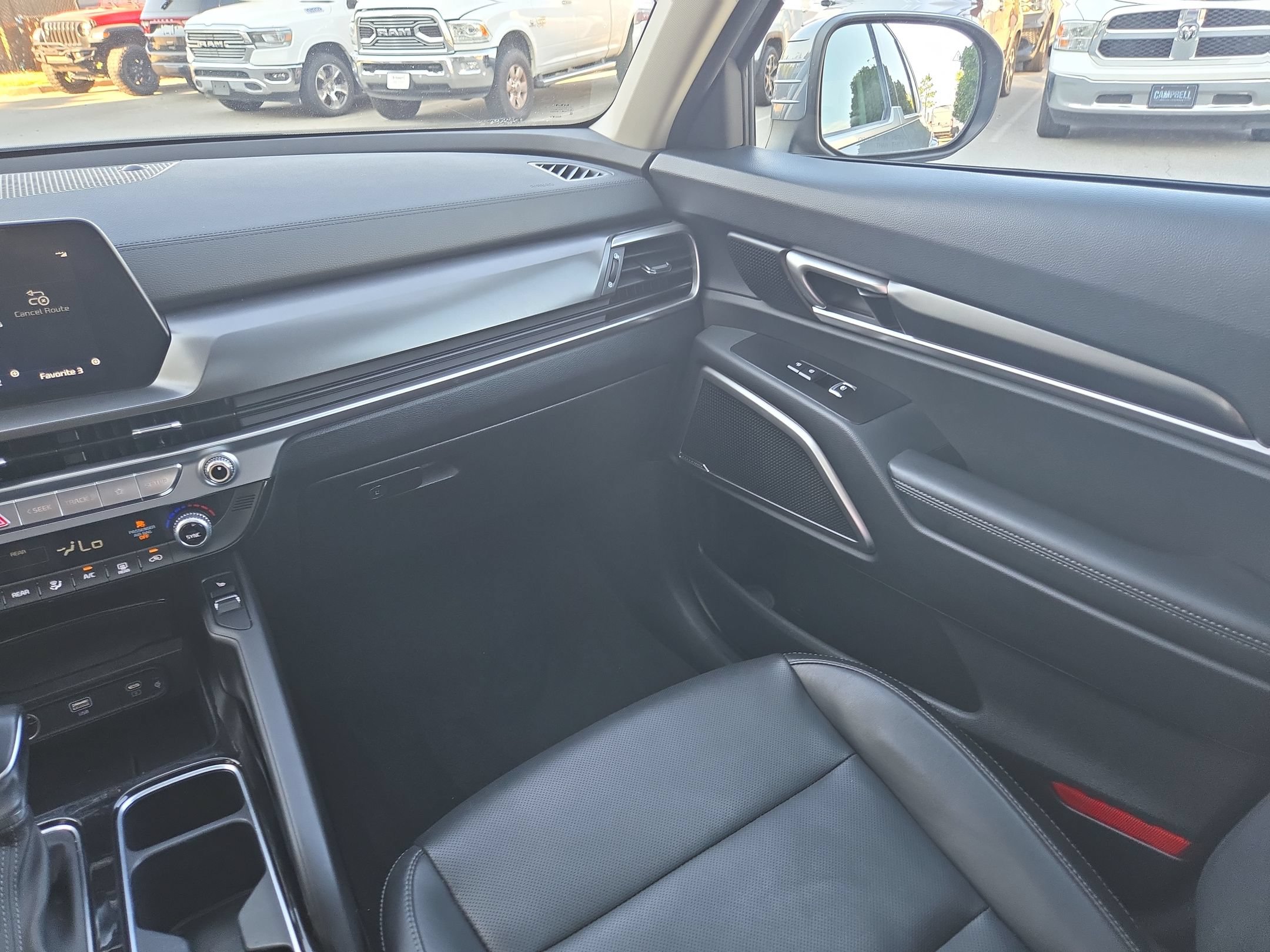 Used 2025 Kia Telluride S FWD image 11