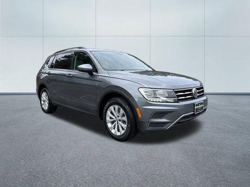 Used 2019 Volkswagen Tiguan SE w/ Panoramic Sunroof Package FWD image 4