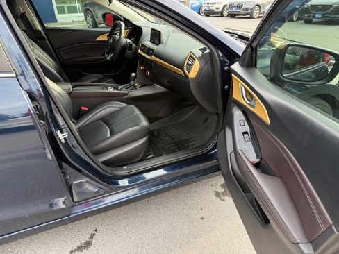 Used 2018 MAZDA MAZDA3 Touring image 11