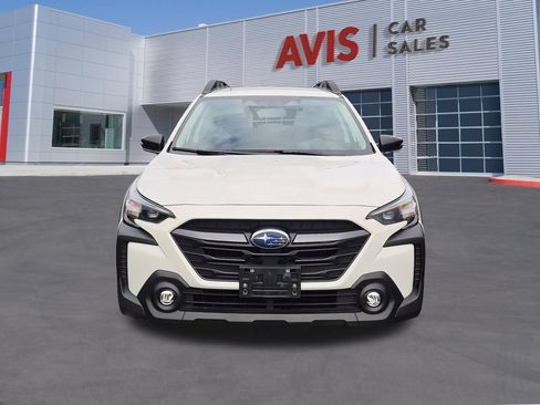 Used 2025 Subaru Outback Premium AWD/4WD image 2