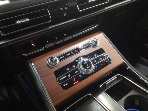 Used 2021 Lincoln Aviator Reserve w/ Elements Package Plus image 21