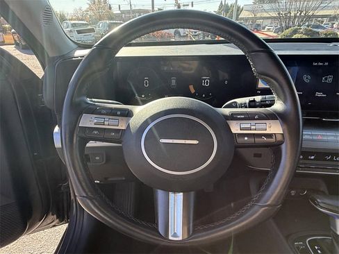 Used 2024 Hyundai Kona SEL image 18