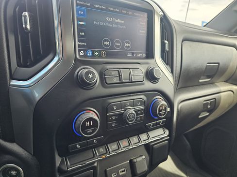 Used 2022 Chevrolet Silverado 1500 LT image 14