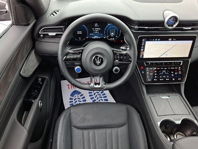 Certified 2025 Maserati Grecale GT AWD/4WD image 3