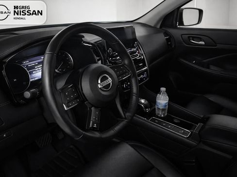 Certified 2024 Nissan Pathfinder SL FWD image 8