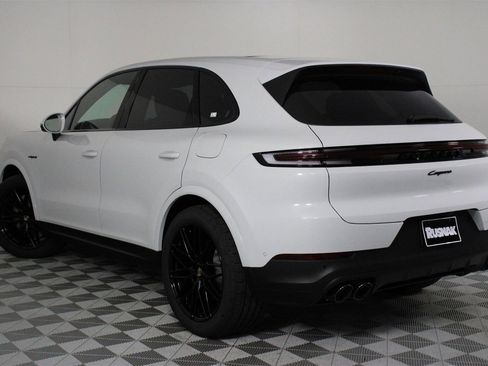 New 2026 Porsche Cayenne E-Hybrid image 3
