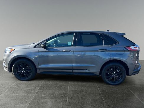 Used 2022 Ford Edge SE w/ Black Appearance Package image 4