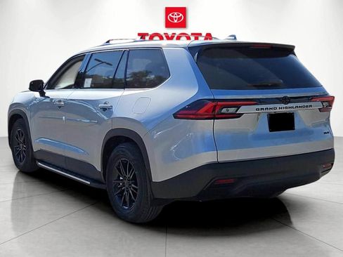 New 2026 Toyota Grand Highlander FWD image 5
