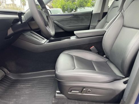 Used 2026 Tesla Model Y 2WD image 18