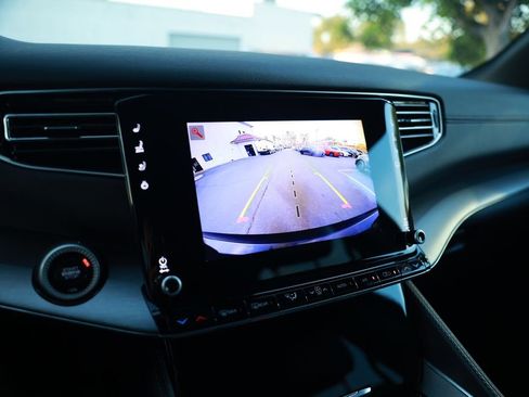 Used 2024 Jeep Wagoneer Series II RWD image 25