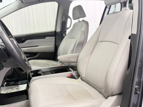 Used 2023 Honda Odyssey Touring image 16
