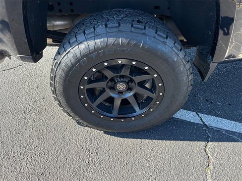 Used 2019 Chevrolet Colorado Z71 w/ Z71 Midnight Edition image 18