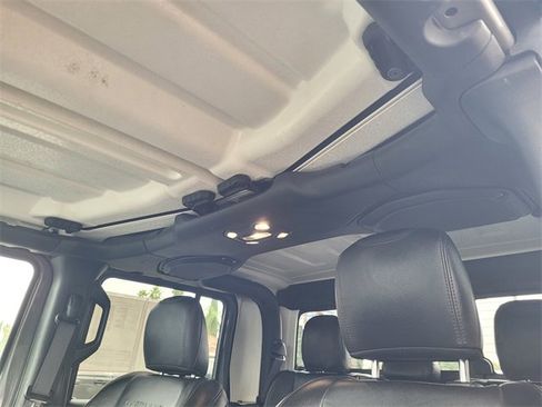 Used 2022 Jeep Gladiator Overland w/ Popular Equipment Package image 13