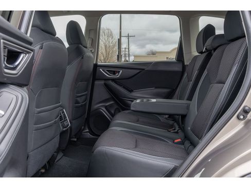 Used 2019 Subaru Forester Premium image 13