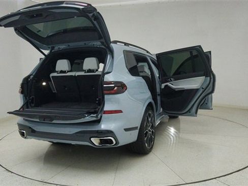 Used 2025 BMW X7 xDrive40i w/ M Sport Package image 78
