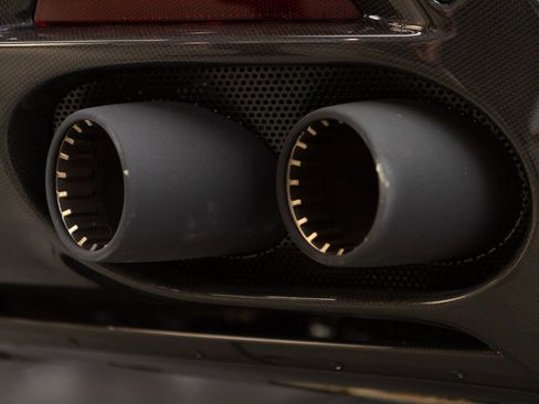 Used 2024 Ferrari Roma Spider image 42