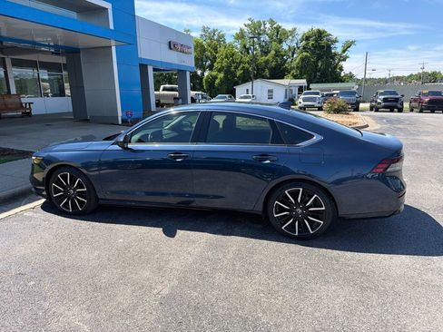 Used 2024 Honda Accord Touring image 7