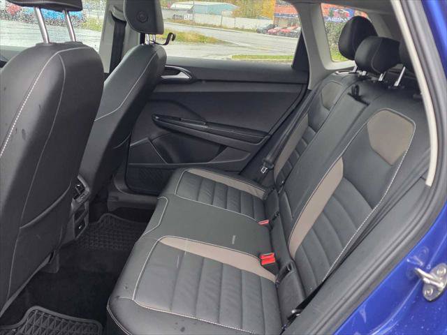 Used 2024 Volkswagen Taos SEL AWD/4WD image 16