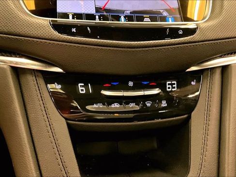 Used 2024 Cadillac XT5 Sportv w/ Technology Package AWD/4WD image 31