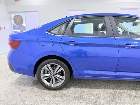 Certified 2023 Volkswagen Jetta SE image 9