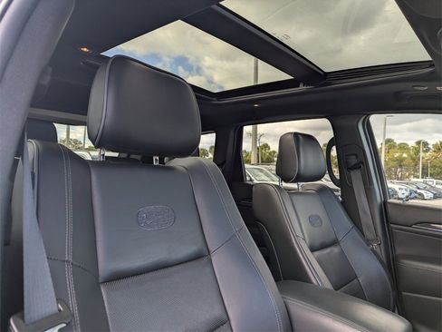 Used 2020 Jeep Grand Cherokee Overland image 11