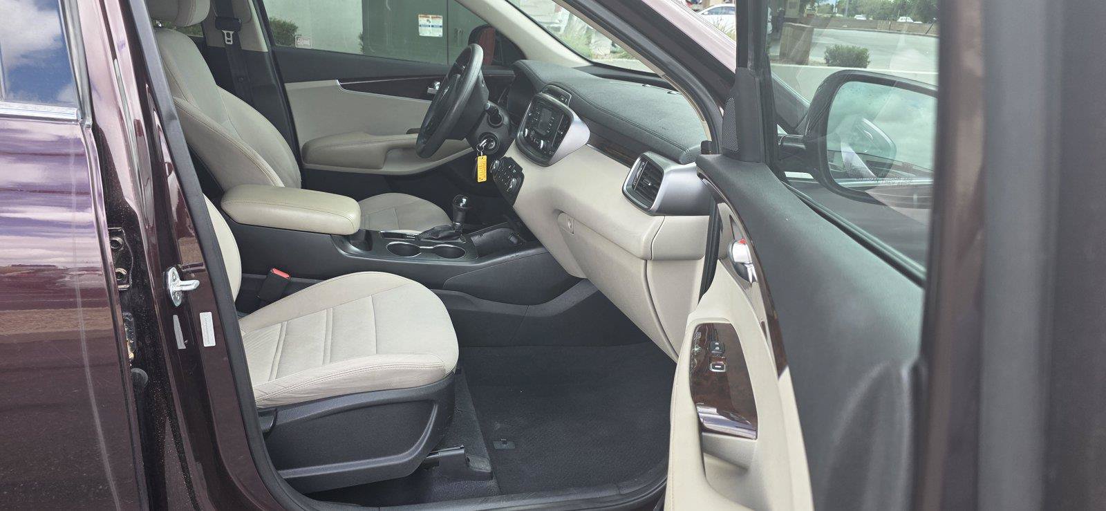 Used 2016 Kia Sorento FWD image 13
