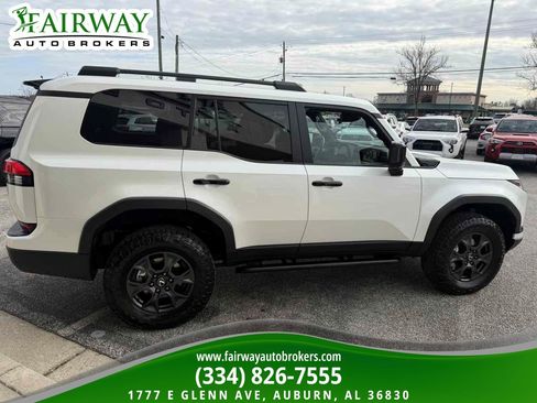 Used 2025 Lexus GX 550 AWD/4WD image 7