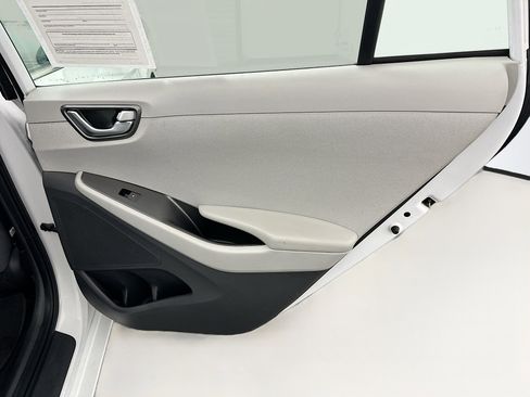 Used 2020 Hyundai Ioniq SEL image 30