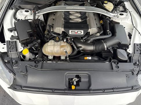 Used 2015 Ford Mustang GT Premium image 25