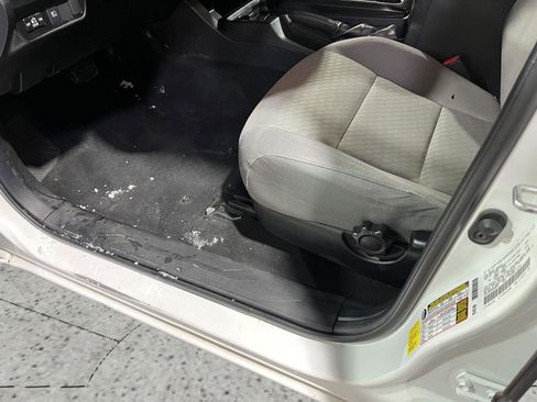 Used 2022 Toyota Tacoma SR image 11