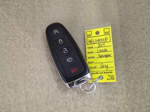 Used 2017 Lincoln Navigator Reserve image 42