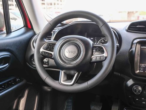 Used 2023 Jeep Renegade Latitude AWD/4WD image 15