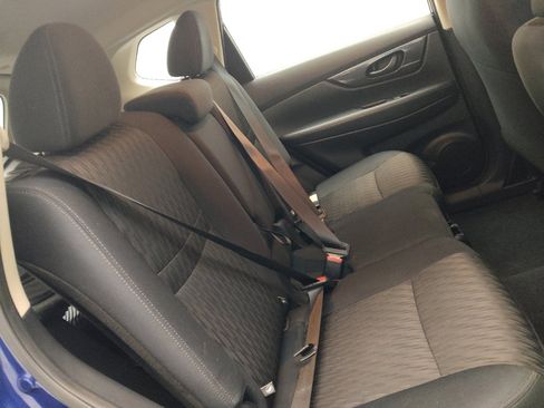 Used 2020 Nissan Rogue S FWD image 19