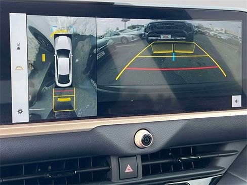 Certified 2024 Toyota Crown Platinum image 35