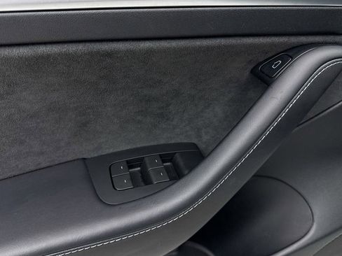 Used 2023 Tesla Model 3 Performance image 33