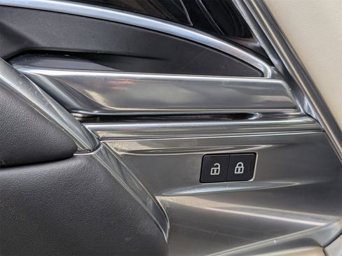 Used 2023 Land Rover Range Rover SE image 13