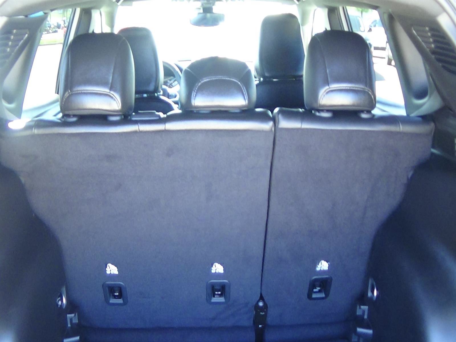 Certified 2025 Jeep Compass Latitude AWD/4WD image 12