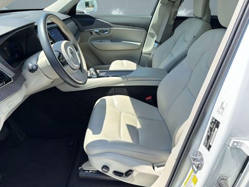 Certified 2023 Volvo XC90 B6 Plus image 5