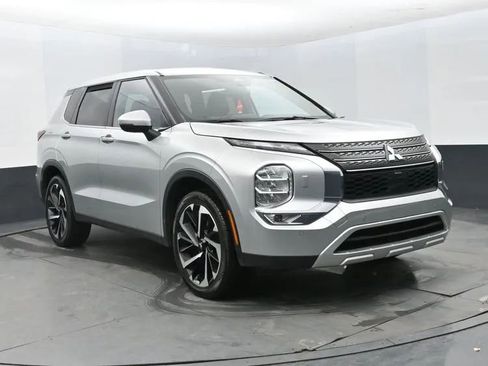 Used 2024 Mitsubishi Outlander Ralliart image 2