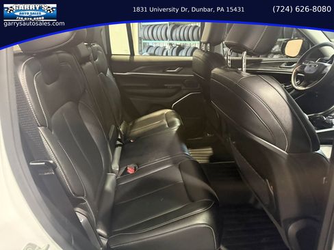 Used 2023 Jeep Grand Cherokee Limited w/ Black Appearance Package AWD/4WD image 25