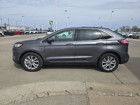 Used 2022 Ford Edge Titanium w/ Class II Trailer Tow Package AWD/4WD image 6