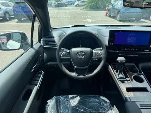 New 2026 Toyota Sienna Platinum AWD/4WD image 16
