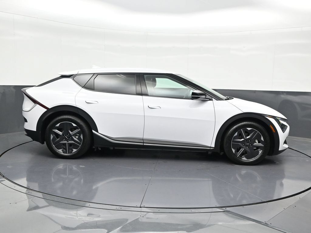 Used 2025 Kia EV6 Light RWD image 7