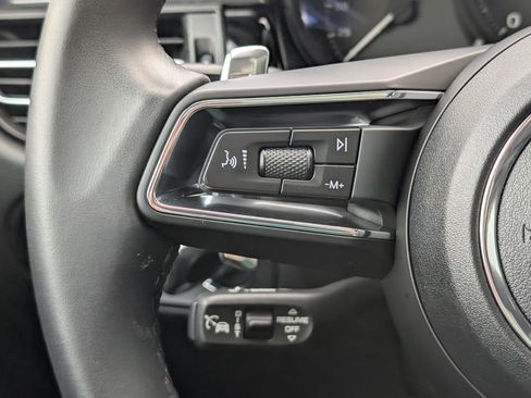Certified 2025 Porsche Macan AWD/4WD image 22