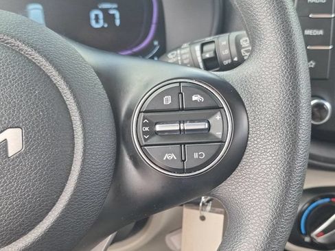 Used 2025 Kia Soul LX FWD image 21