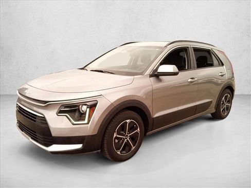 Used 2023 Kia Niro LX FWD image 1